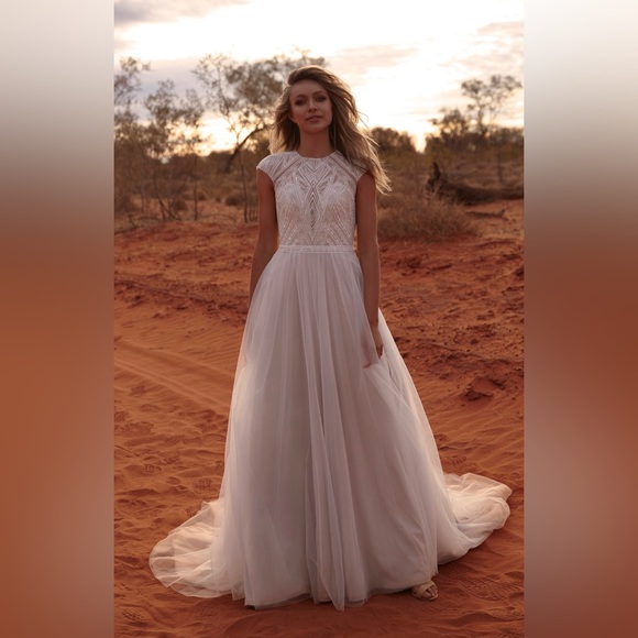 Echo by Evie Young Bridal - Picture 1 of 4